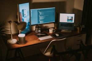 right desk set up